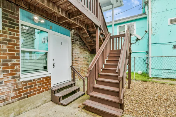 $895 | 2914 Avenue K, Unit 1, Galveston, TX 77550