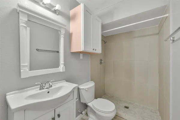 $895 | 2914 Avenue K, Unit 1, Galveston, TX 77550