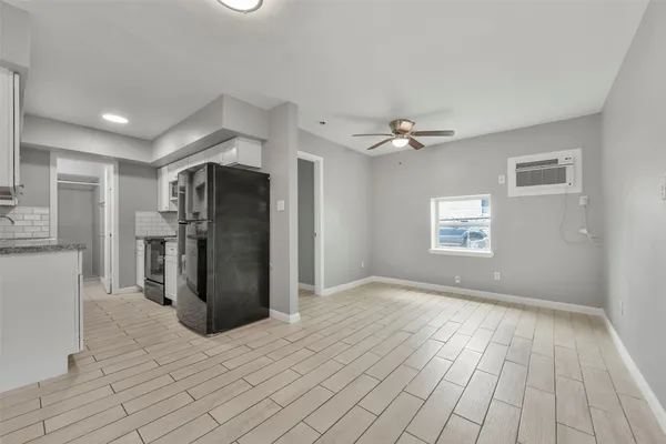 $895 | 2914 Avenue K, Unit 1, Galveston, TX 77550