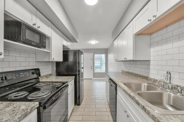 $895 | 2914 Avenue K, Unit 1, Galveston, TX 77550