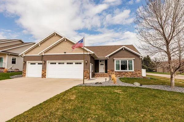 $735,000 | 126 37th Avenue East, West Fargo, ND 58078