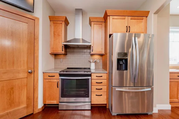 $735,000 | 126 37th Avenue East, West Fargo, ND 58078