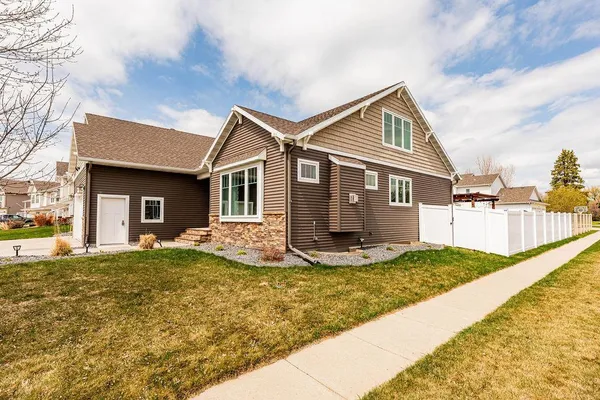 $735,000 | 126 37th Avenue East, West Fargo, ND 58078