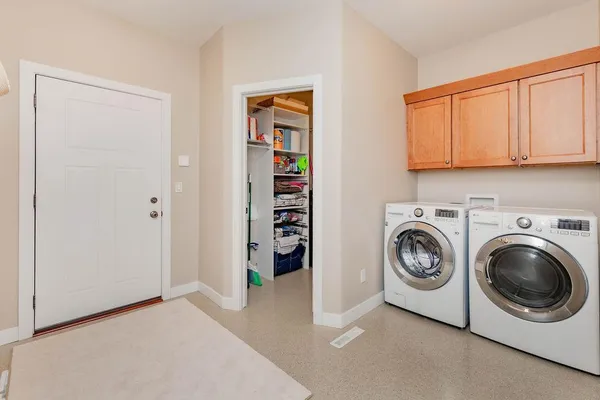 $735,000 | 126 37th Avenue East, West Fargo, ND 58078