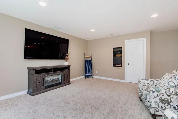 $735,000 | 126 37th Avenue East, West Fargo, ND 58078