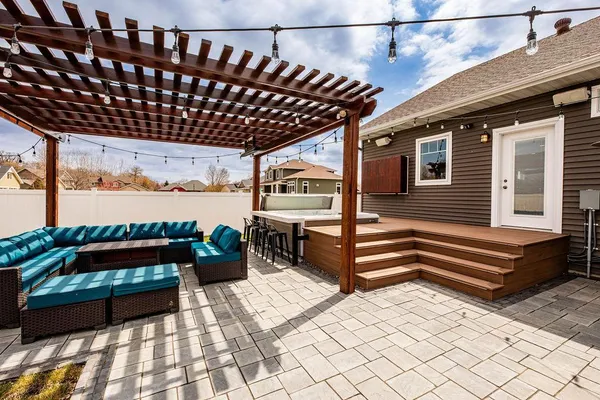 $735,000 | 126 37th Avenue East, West Fargo, ND 58078