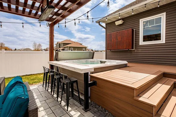 $735,000 | 126 37th Avenue East, West Fargo, ND 58078