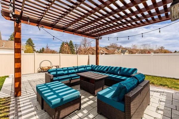 $735,000 | 126 37th Avenue East, West Fargo, ND 58078