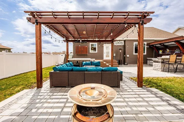 $735,000 | 126 37th Avenue East, West Fargo, ND 58078