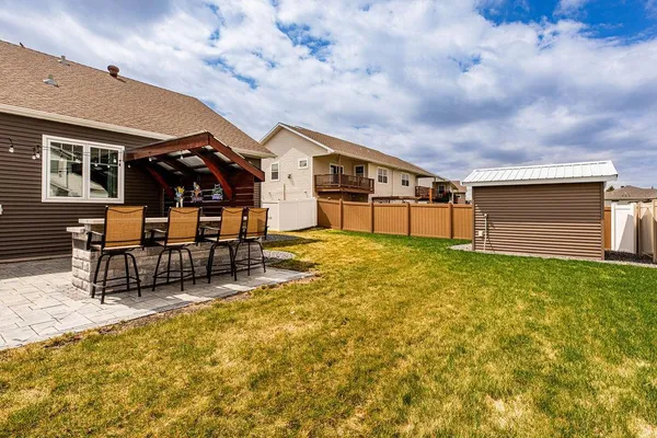$735,000 | 126 37th Avenue East, West Fargo, ND 58078
