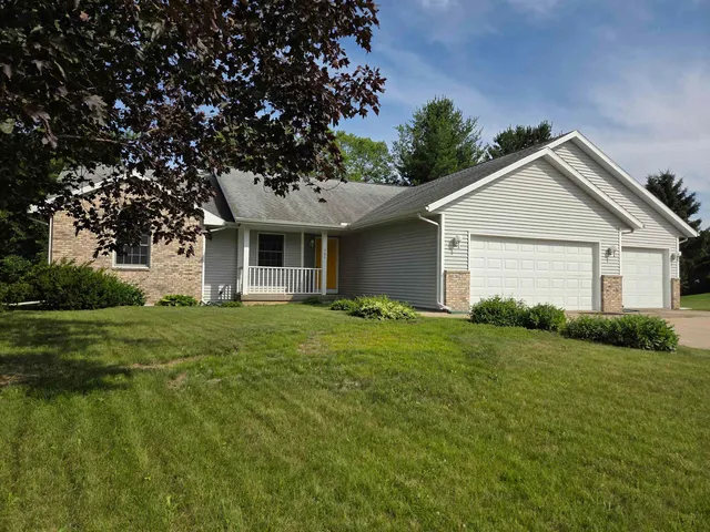 $424,900 | 384 Fairway Drive, Milton, WI 53563