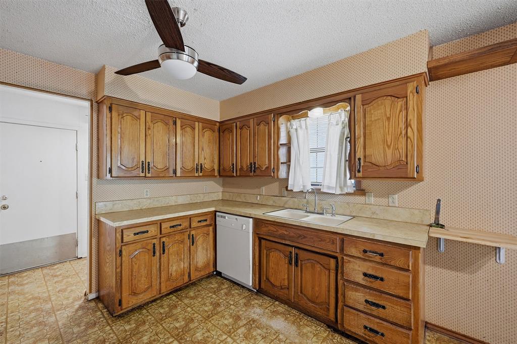 510 Cleve Cole Road Denison, TX 75021 - Photo 22 of 39