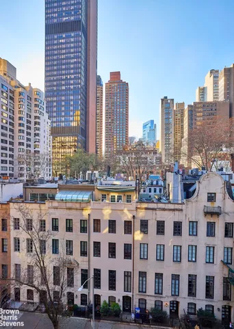 $1,395,000 | 235 East 49th Street, Unit 6BC | Midtown East