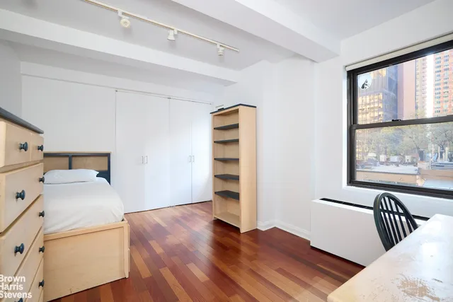 $1,395,000 | 235 East 49th Street, Unit 6BC | Midtown East
