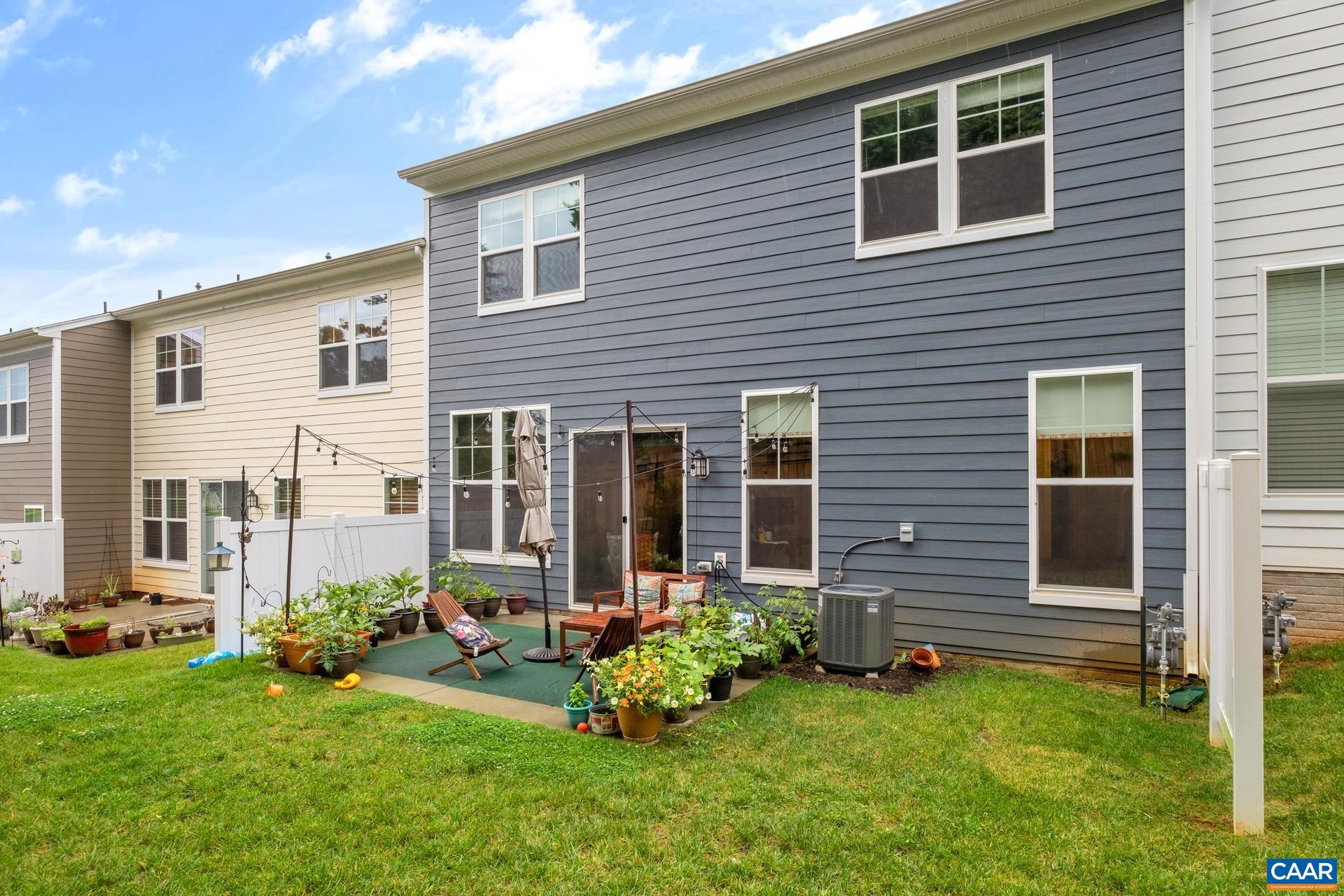 3232 Bergen Street Charlottesville, VA 22902 - Photo 10 of 31 a front view of house and yard with green space