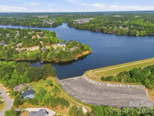 $359,900 | 743 Edenhall Drive, Columbia, SC 29229