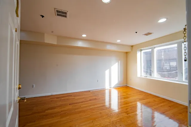 $2,700 | 540 29th Street, Unit 2, Union City, NJ 07087