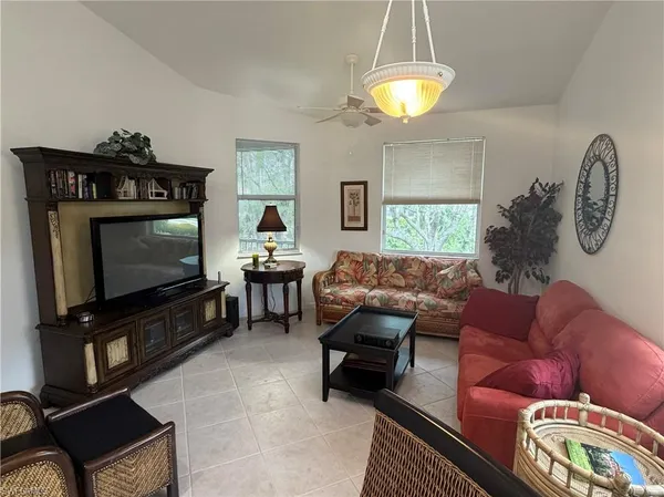 $2,500 | 1305 Mariposa Circle, Unit 1204, Naples, FL 34105