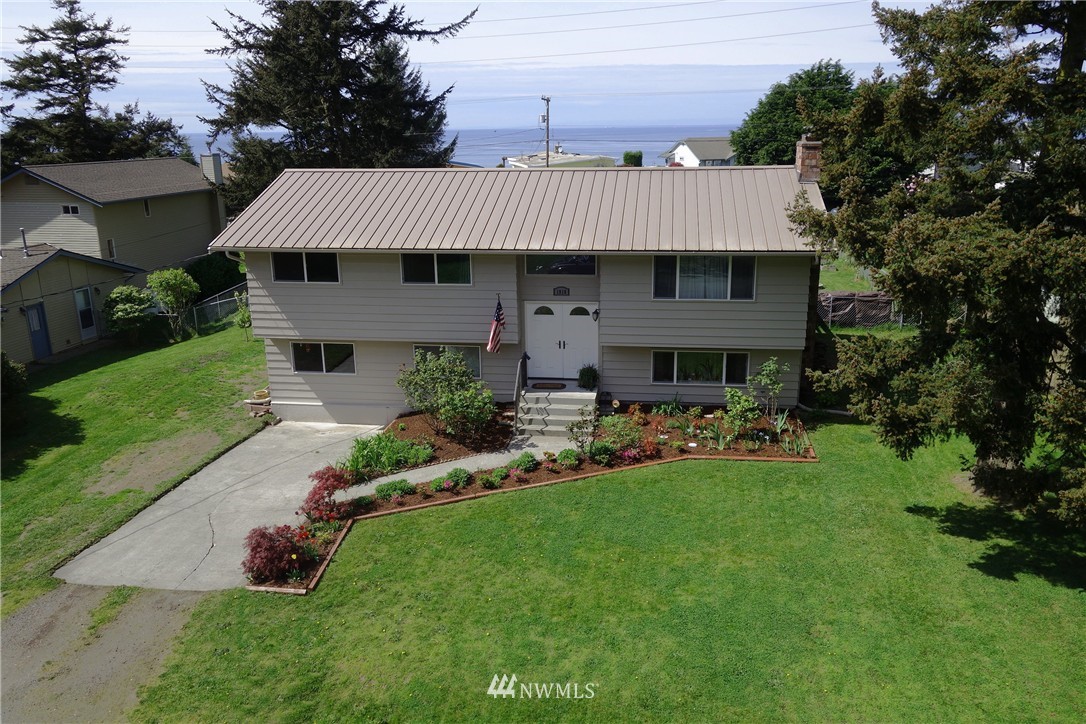 1919 Island View Road Oak Harbor, WA 98277 - Photo 1 of 25 Gallery Image 1