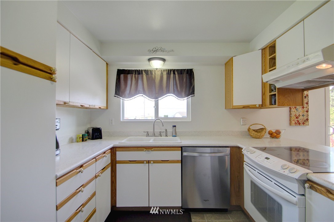 1919 Island View Road Oak Harbor, WA 98277 - Photo 13 of 25 Gallery Image 13