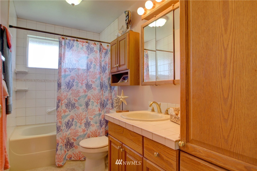 1919 Island View Road Oak Harbor, WA 98277 - Photo 16 of 25 Gallery Image 16