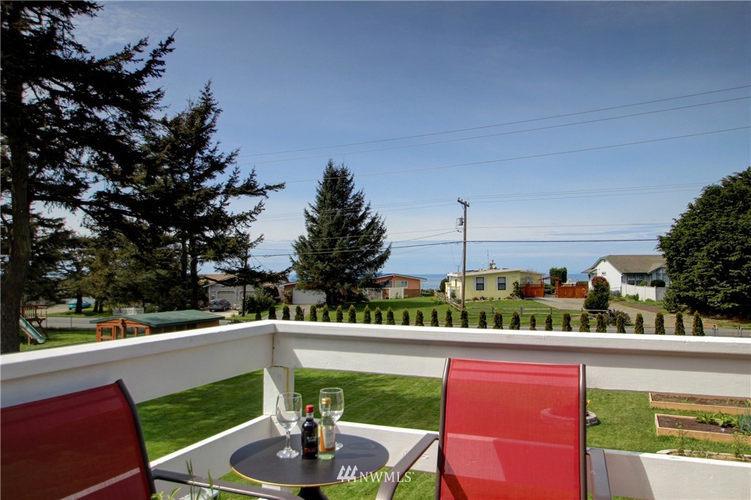 1919 Island View Road Oak Harbor, WA 98277 - Photo 17 of 25 Gallery Image 17