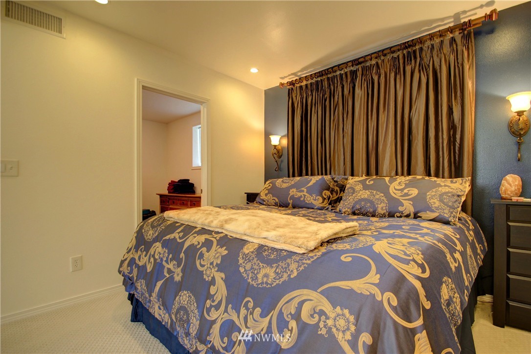 1919 Island View Road Oak Harbor, WA 98277 - Photo 18 of 25 Gallery Image 18
