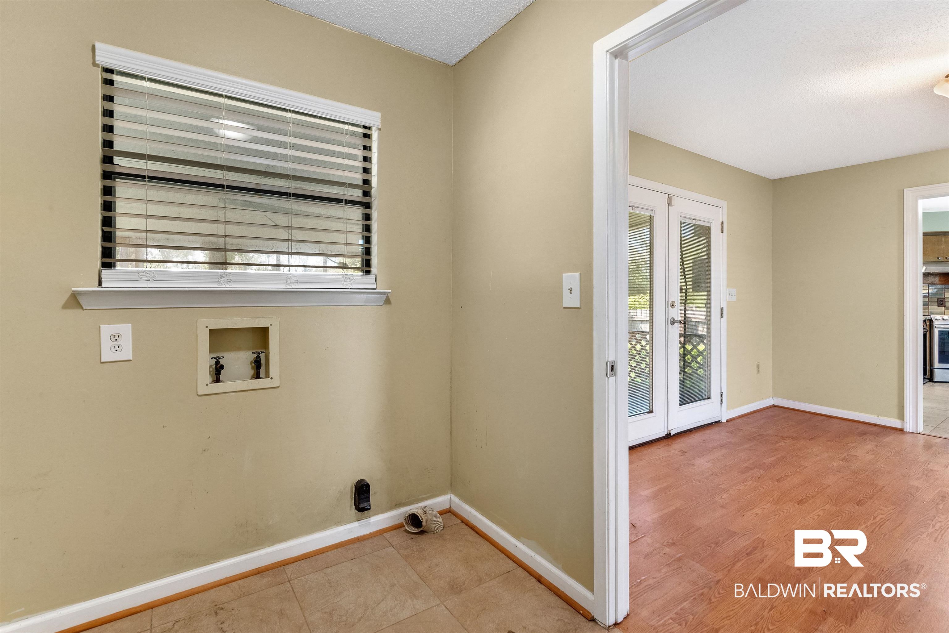 16162 Highway 98 Foley, AL 36535 - Photo 24 of 43 Laundry room