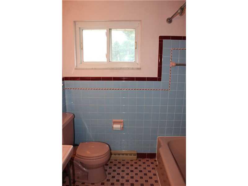 118 Reed Drive Green Tree, PA 15205 - Photo 13 of 21 Full Bath.