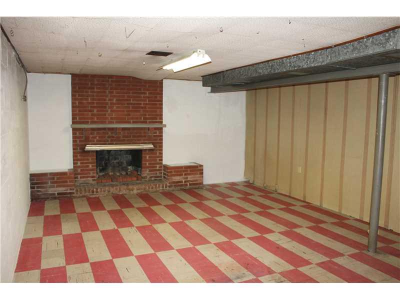 118 Reed Drive Green Tree, PA 15205 - Photo 15 of 21 Basement/Game Room.