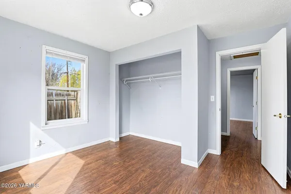 $310,000 | 906 West Entiat Avenue, Kennewick, WA 99336