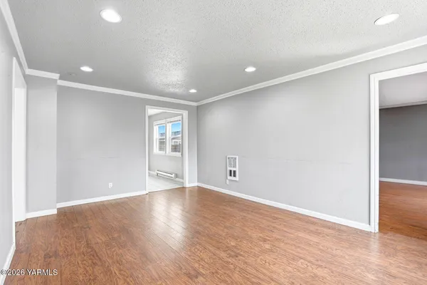 $310,000 | 906 West Entiat Avenue, Kennewick, WA 99336