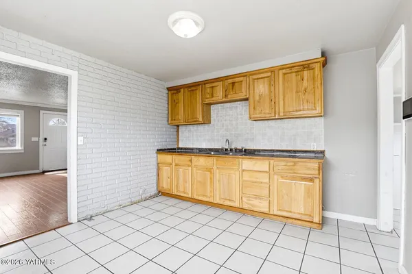 $310,000 | 906 West Entiat Avenue, Kennewick, WA 99336