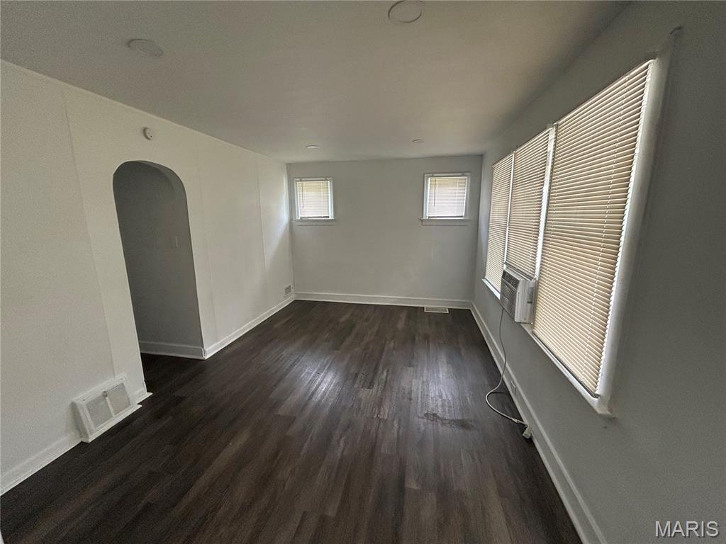 8937 Edna Street St. Louis, MO 63147 - Photo 2 of 9