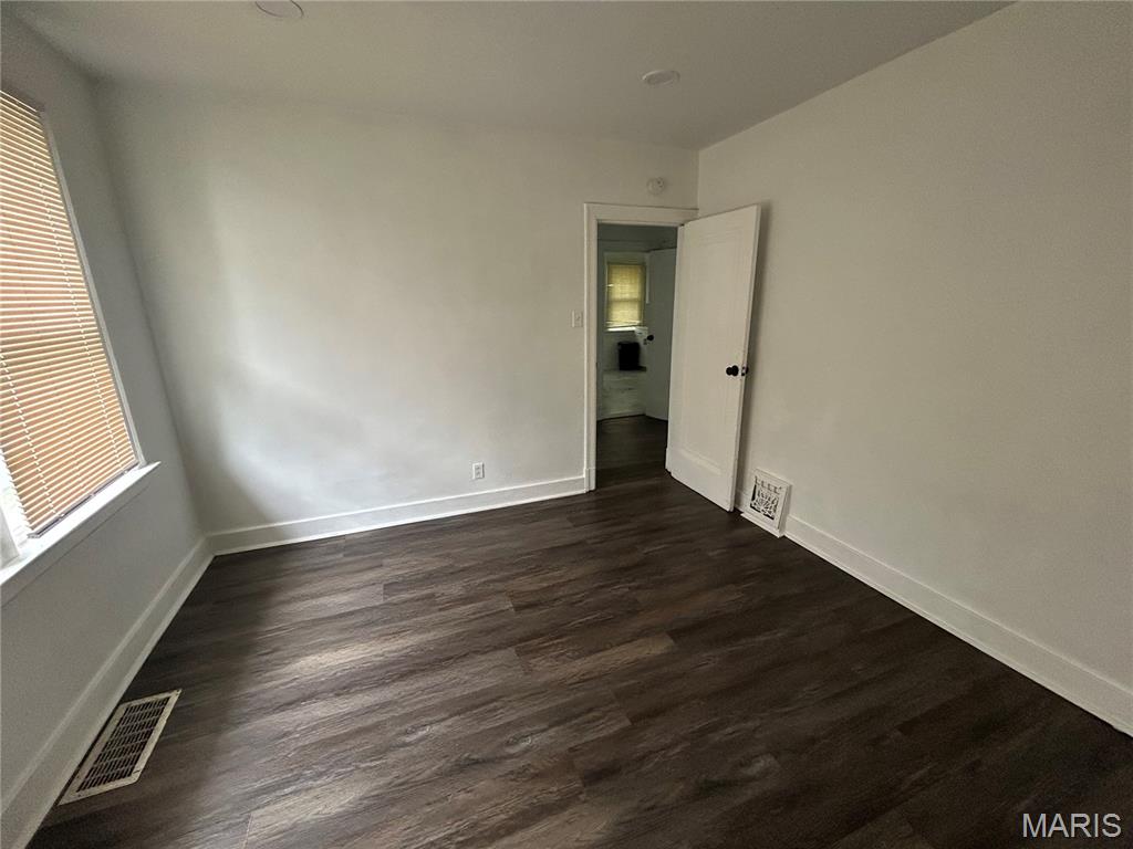 8937 Edna Street St. Louis, MO 63147 - Photo 5 of 9