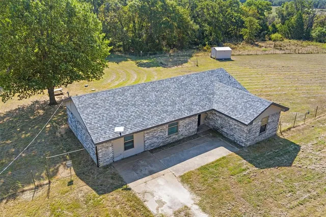 $2,100 | 3400 Sarra Lane, Springtown, TX 76082