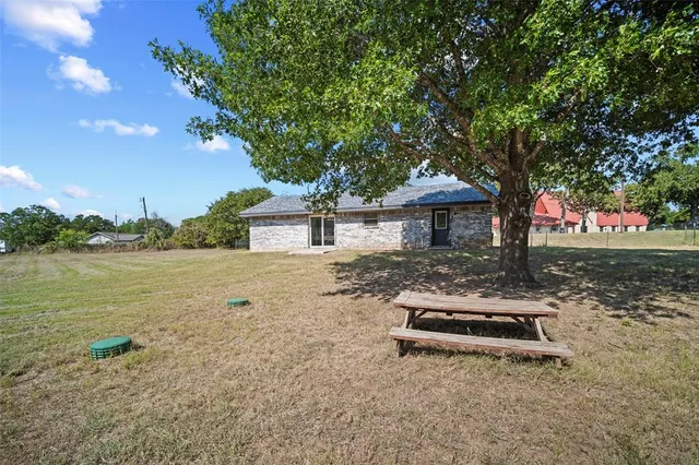 $2,100 | 3400 Sarra Lane, Springtown, TX 76082