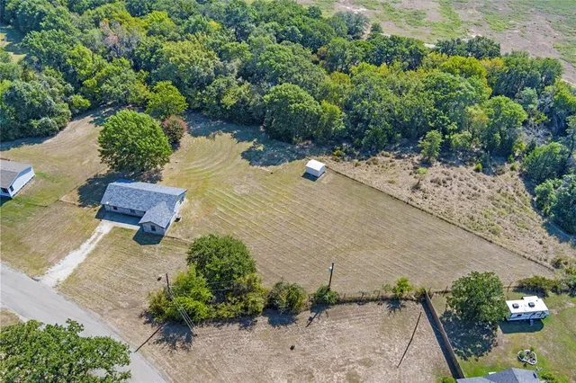 $2,100 | 3400 Sarra Lane, Springtown, TX 76082