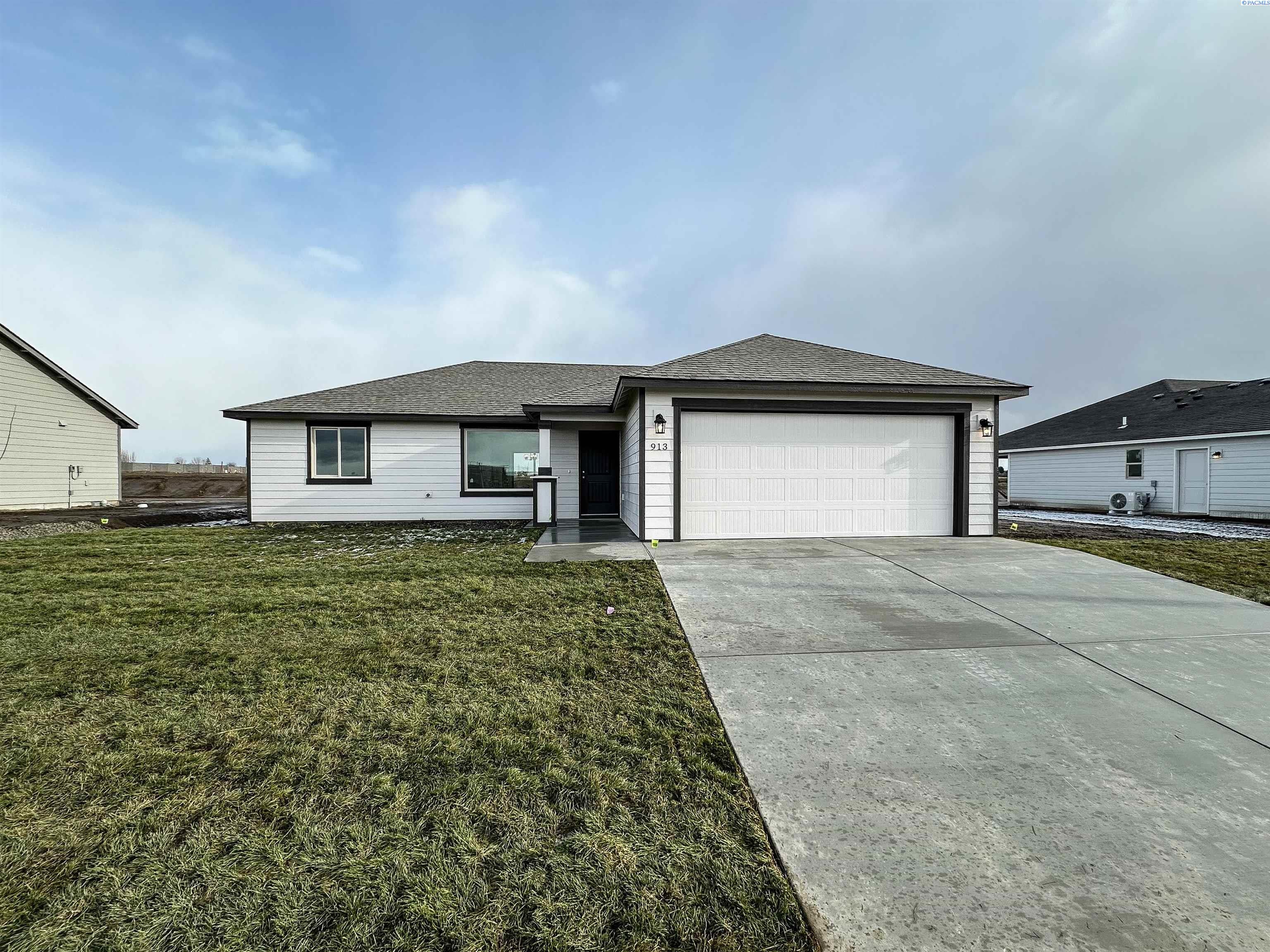 913 North Euclid Road Grandview, WA 98930 - Photo 1 of 21 Gallery Image 1