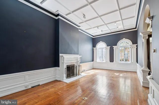 a view of livingroom with furniture and fireplace