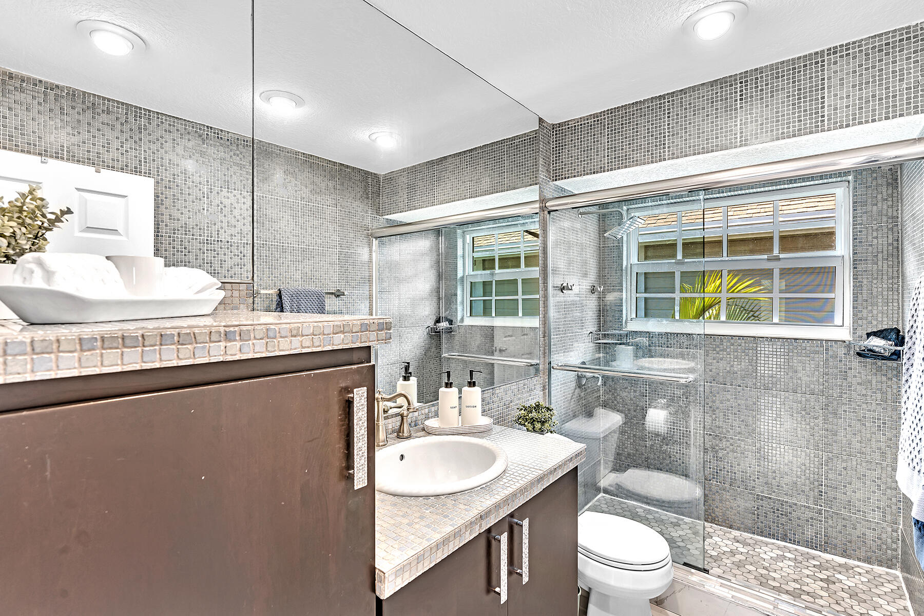 5044 Pointe Emerald Lane Boca Raton, FL 33431 - Photo 54 of 69 Second bathroom Shower