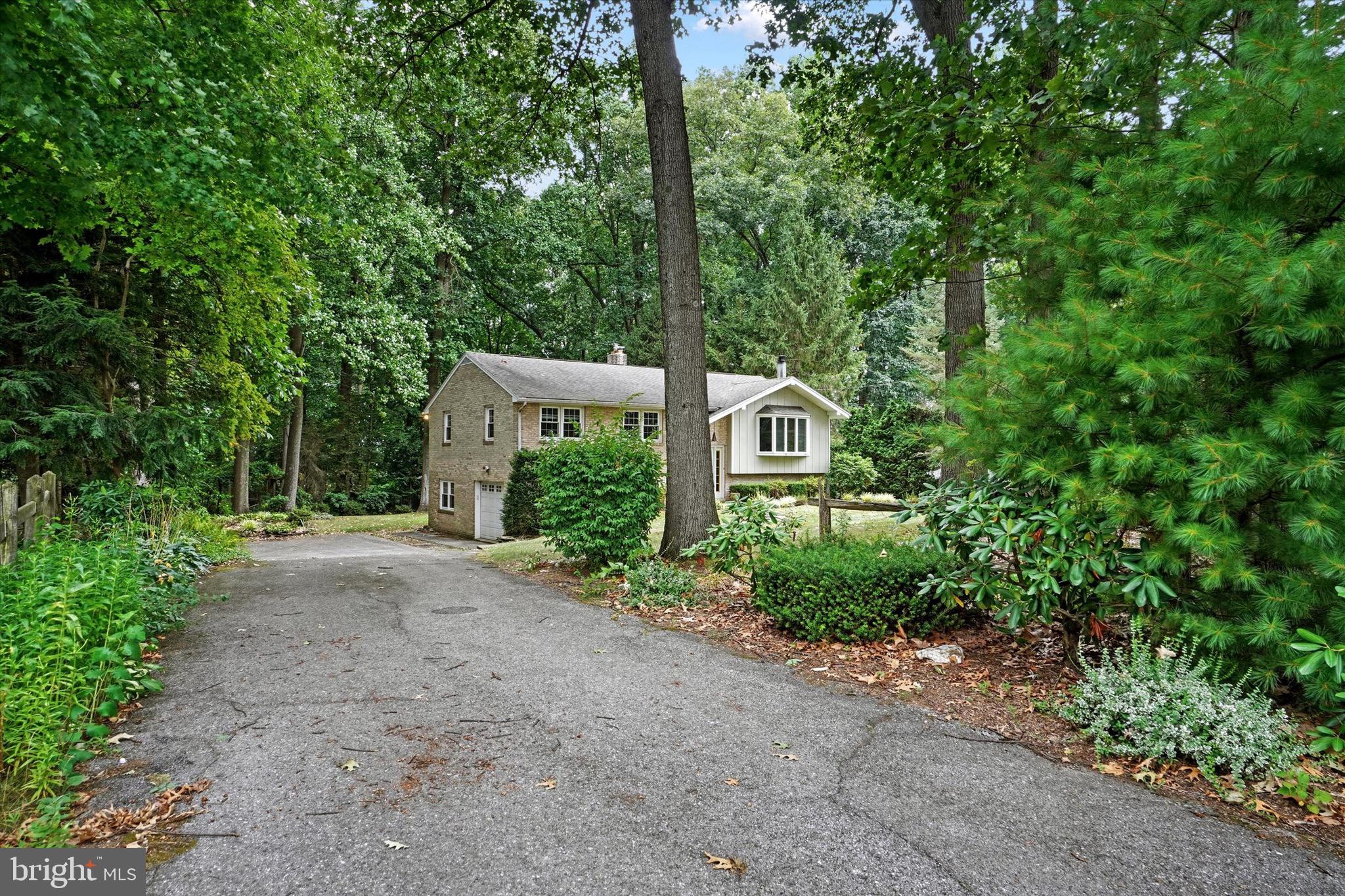233 Reynolds Mill Road York, PA 17403 - Photo 2 of 25 Gallery Image 2