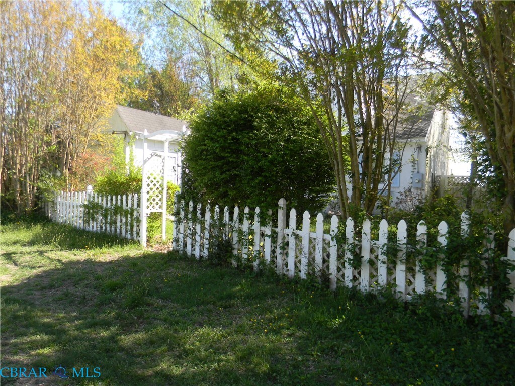 3851 Old Concord Road Gloucester, VA 23061 - Photo 3 of 20 Front entrance
