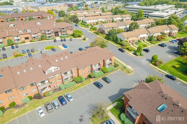 $1,900 | 111 F Beverly Hill Terrace, Woodbridge, NJ 07095