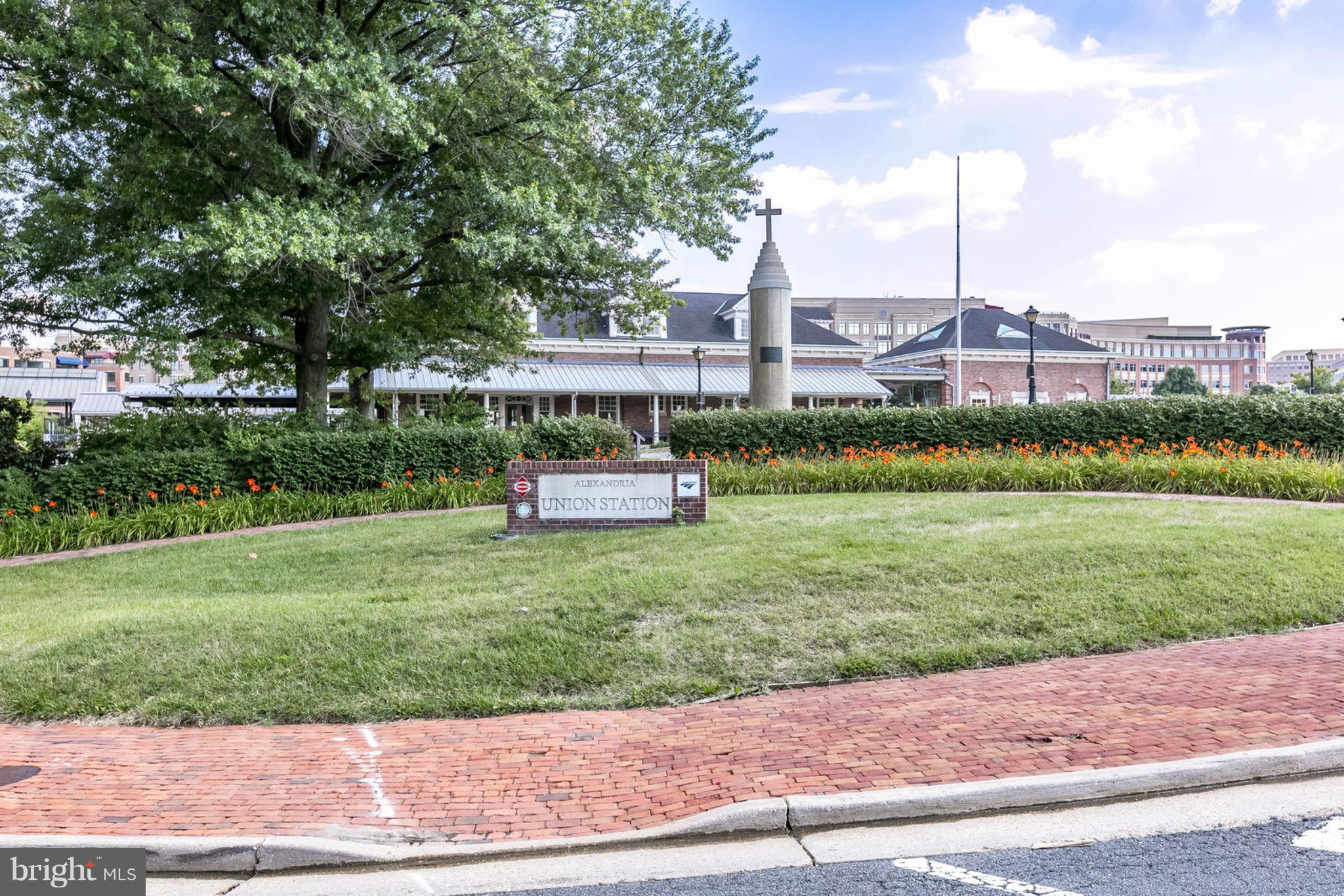 5 Russell Road, Unit B Alexandria, VA 22301 - Photo 23 of 30 Exterior (General)
