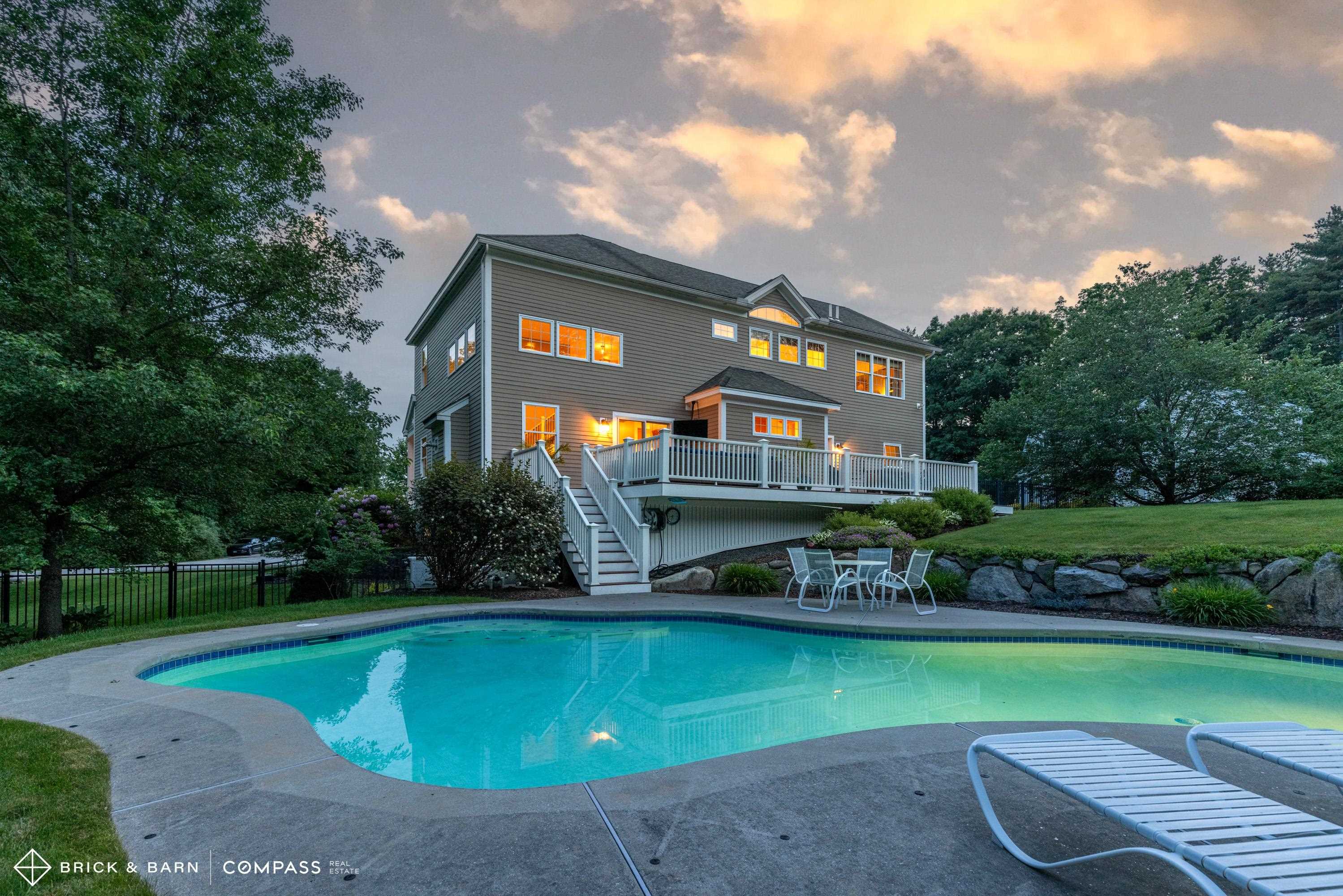 8 Heron Way Stratham, NH 03885 - Photo 2 of 58