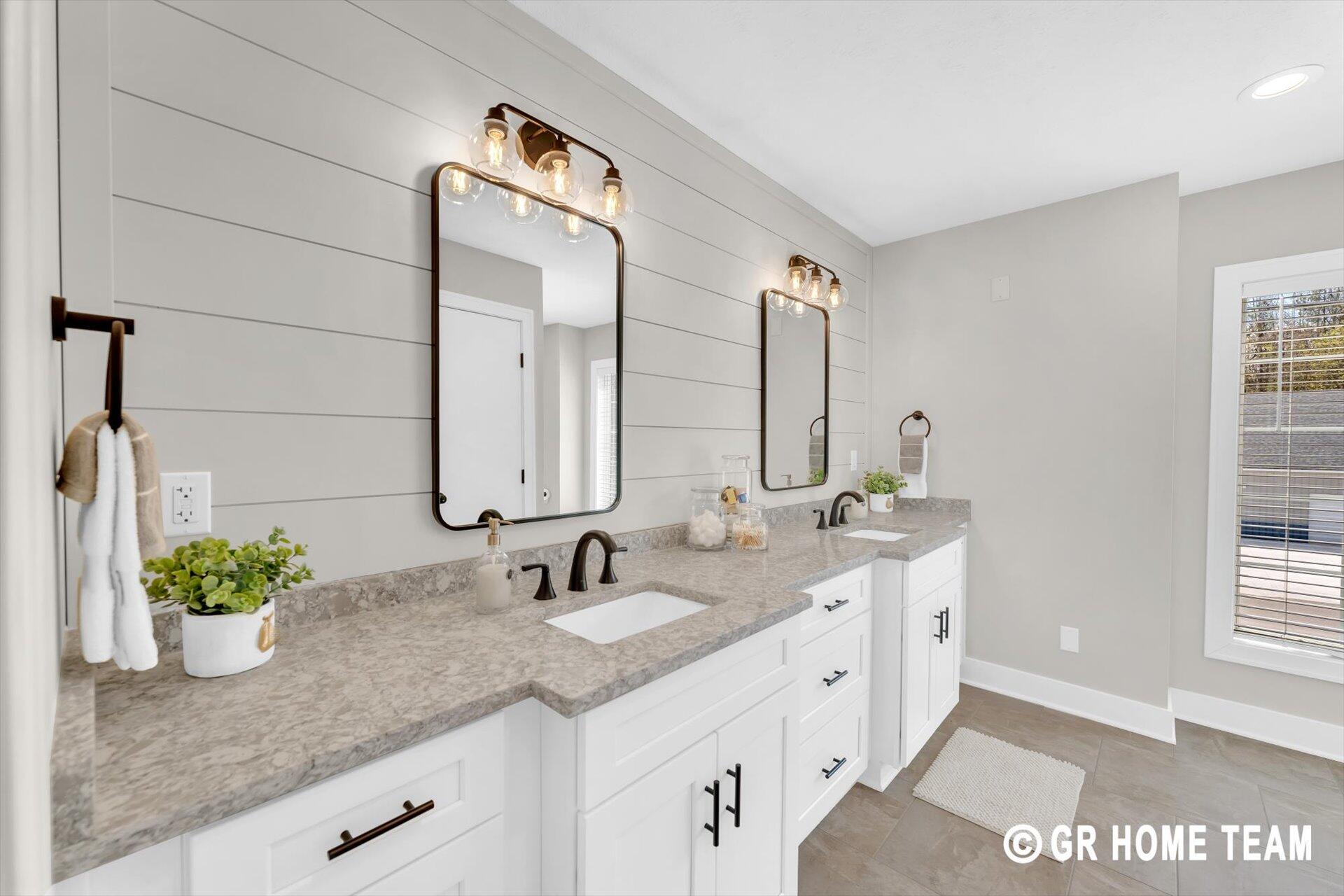 5668 West Cutler Road Lakeview, MI 48850 - Photo 36 of 62 Primary Bath
