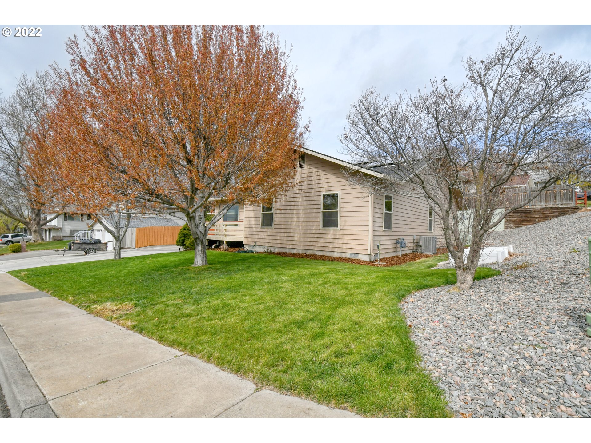 1941 Southwest Quinney Avenue Pendleton, OR 97801 - Photo 4 of 32 Gallery Image 4