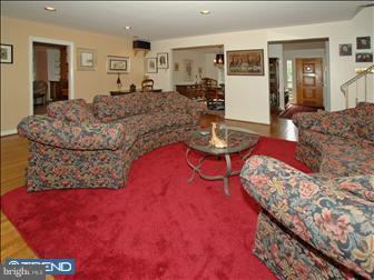 532 Wynlyn Road Wynnewood, PA 19096 - Photo 2 of 10 Living Room