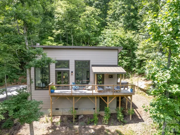 $560,000 | 43 Tinkling Springs Lane, Fairview, NC 28730